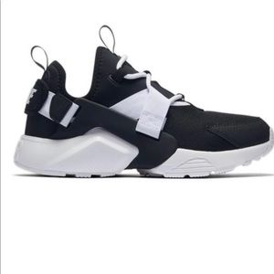 Nike city low huaraches